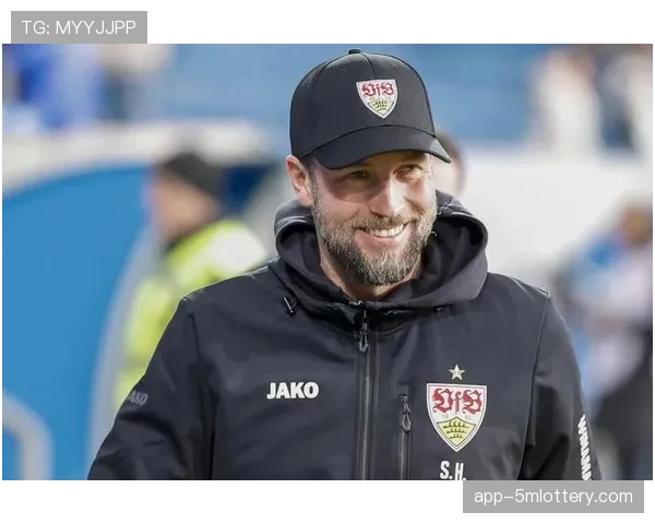 斯图加特官方宣布，与主帅小赫内斯续约至2028年